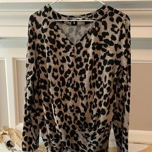 Peep Neck leopard print